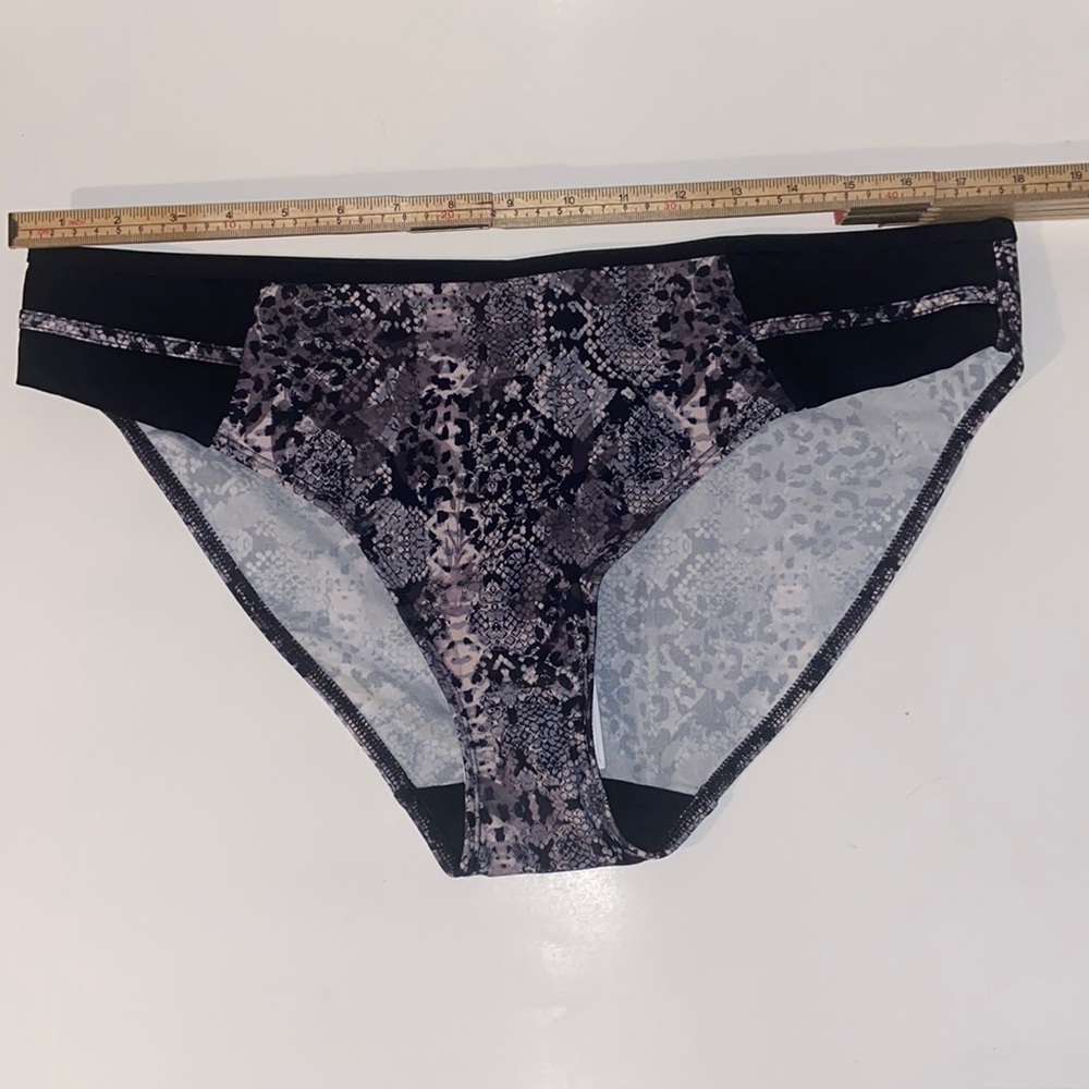 Panache swim bottoms. Snake print NWT SIZE XXL